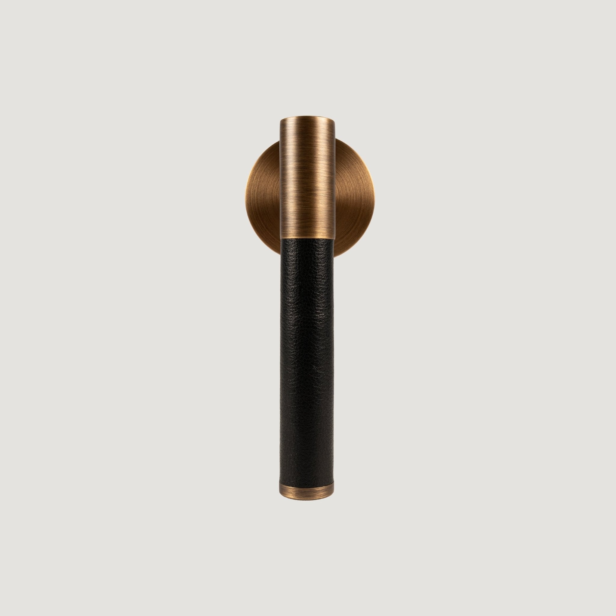 Solid Héritage Brass & Leather Door Lever – Cavallo Collection - Bergamo Design