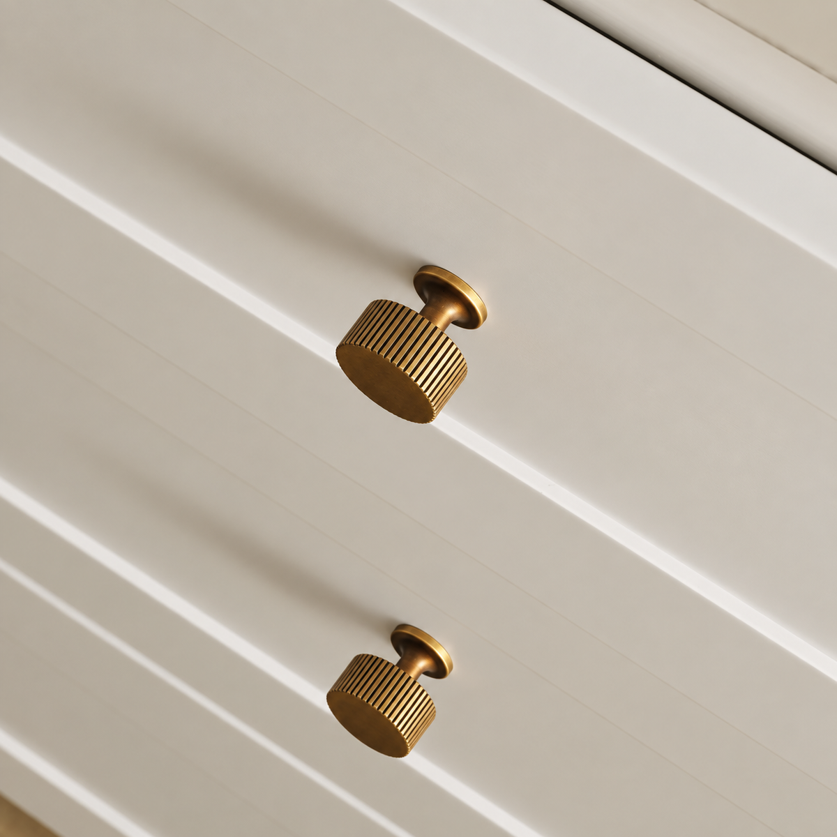 Rigato Aged Brass cabinet hardware detail